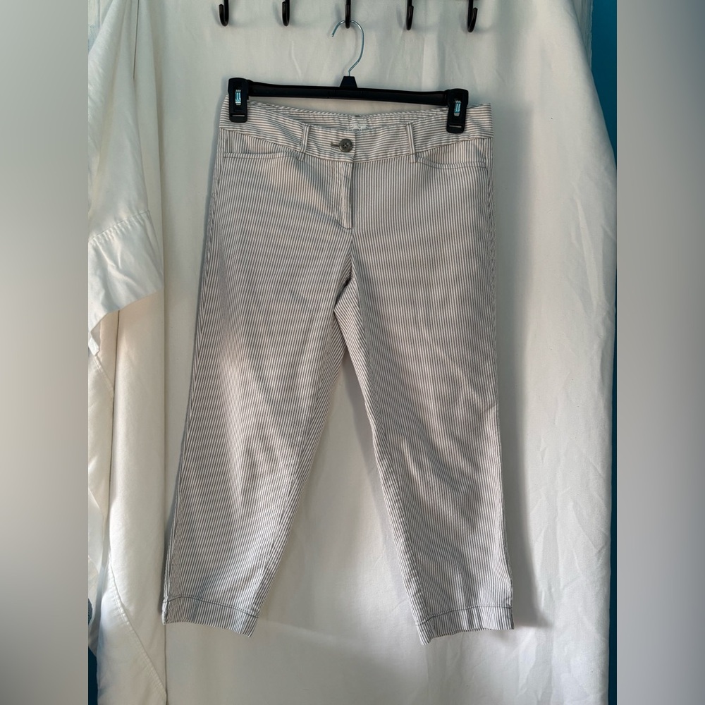 Anne Taylor Loft Striped Grey/White Cropped Pants Size 4‎